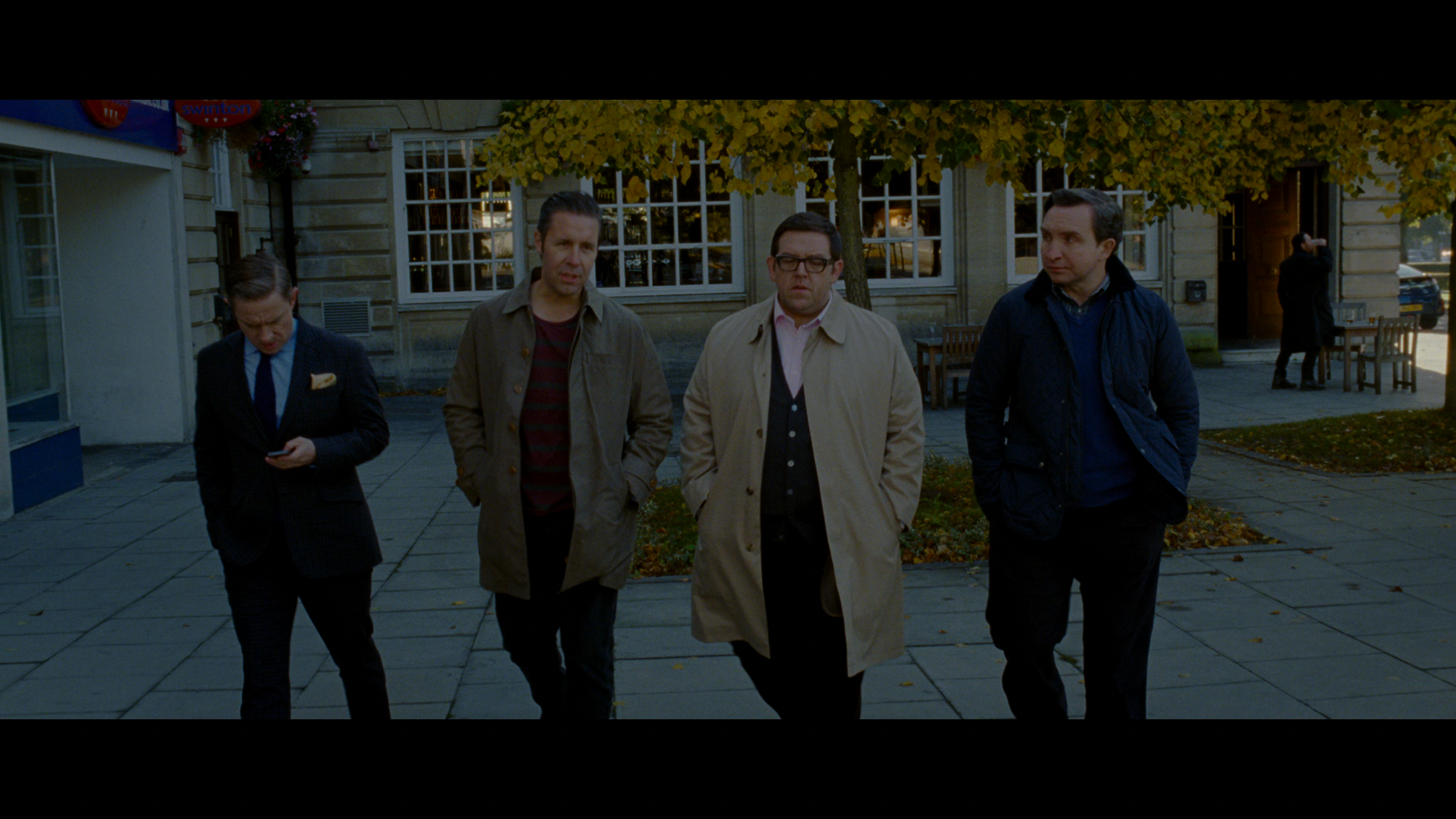 The.World's.End.2013.UHD.BDRemux.2160p.HDR.DoVi.Hybrid.P8.by.DVT.mkv_snapshot_00.31.19_[2022.01.15_11.21.08].png