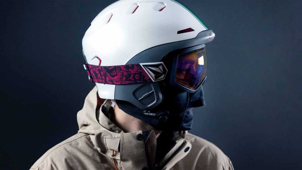 Особенности выбора шлема для катания на горных лыжах