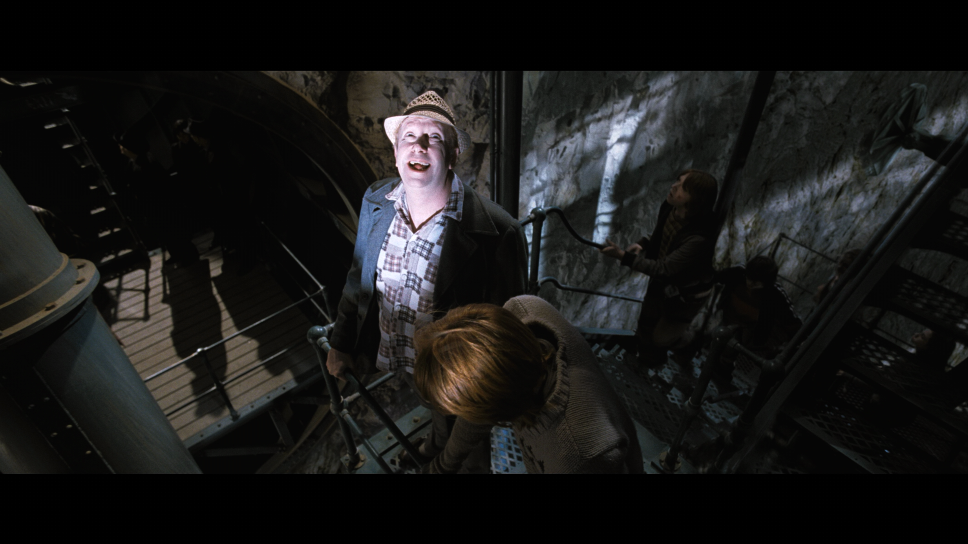 Harry.Potter.and.the.Goblet.of.Fire.2005.2160p.UHD.BDRemux.DTSX.7.1.P8.HYBRID.DoVi-DVT.mkv_000738.944.png