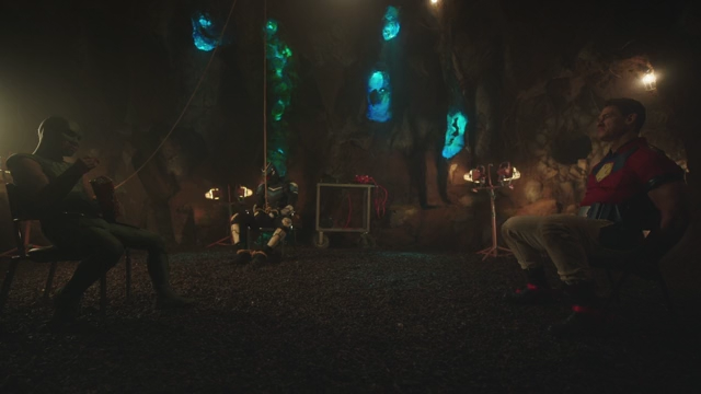 Peacemaker.S01E03.HDrS.WEB-DLRip.mp4_snapshot_24.53_[2022.02.18_18.55.12].png