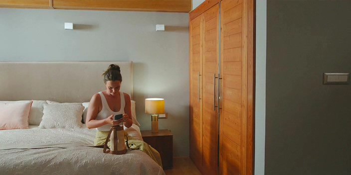      / The Weekend Away (2022) WEB-DLRip | Netflix (    )