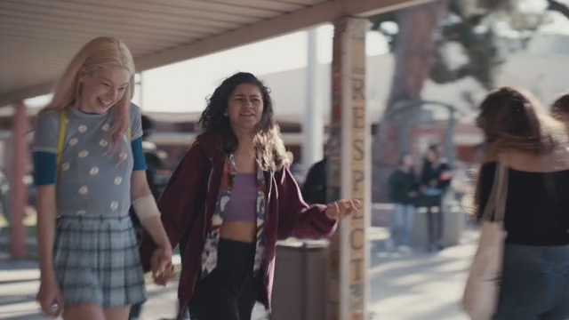 Euphoria.S01E02.WEB-DLRip.mp4_snapshot_00.12.04_[2022.03.22_12.41.26].png