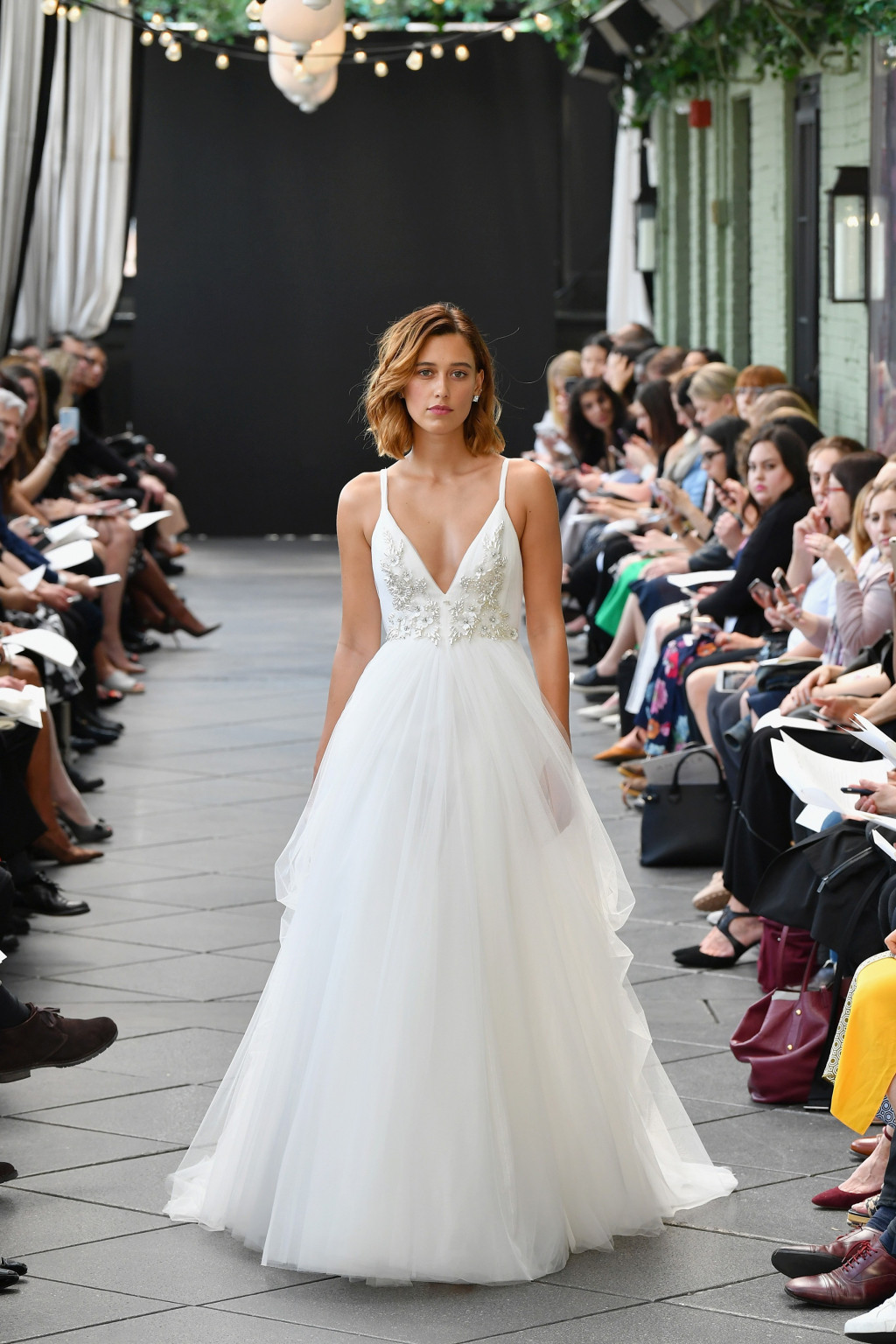 945919050-amsale-bridal-spring-2019-vogue-pr.jpg