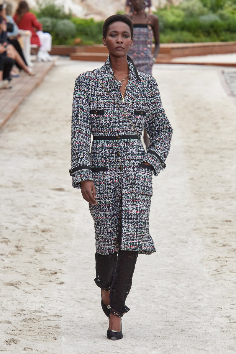 00027-chanel-resort-2023-monaco-credit-gorunway.jpg