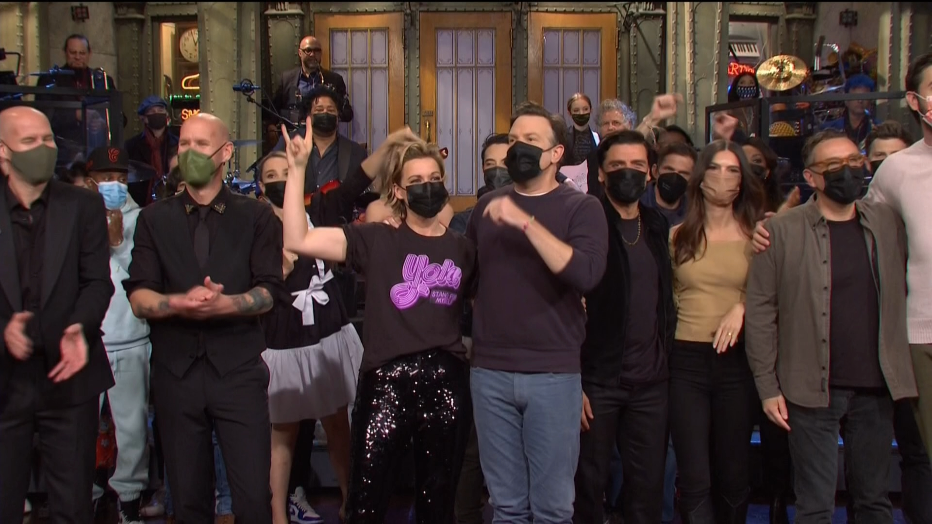 Brandi Carlile - Saturday Night Live (SNL) 2021.ts_20220508_132530.515.png