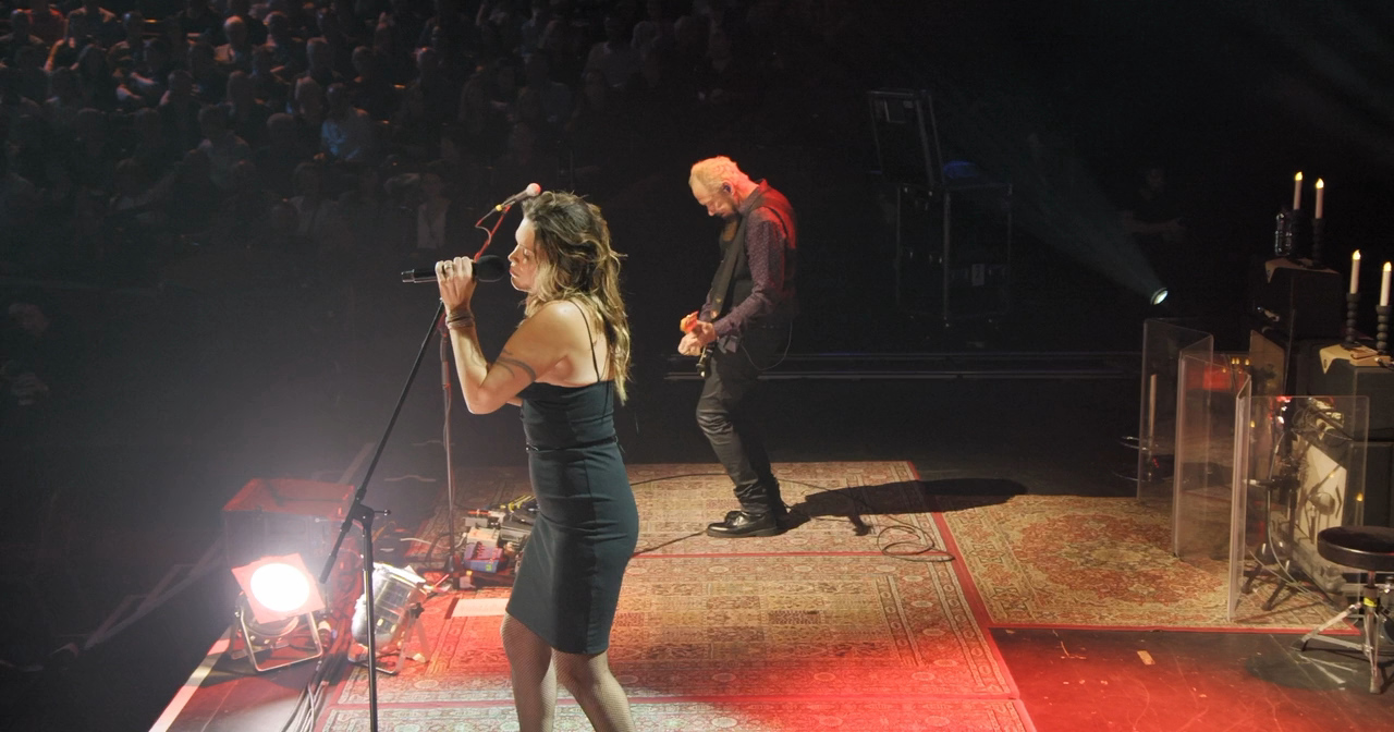 Beth Hart - RAH.2018.BDRip720p.mkv_20220509_081635.349.png