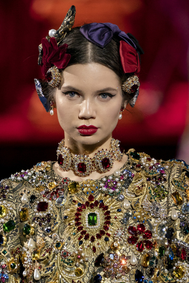 Dolce+Gabbana+Fall+2019+Details+u_eKgMXmkXix.jpg