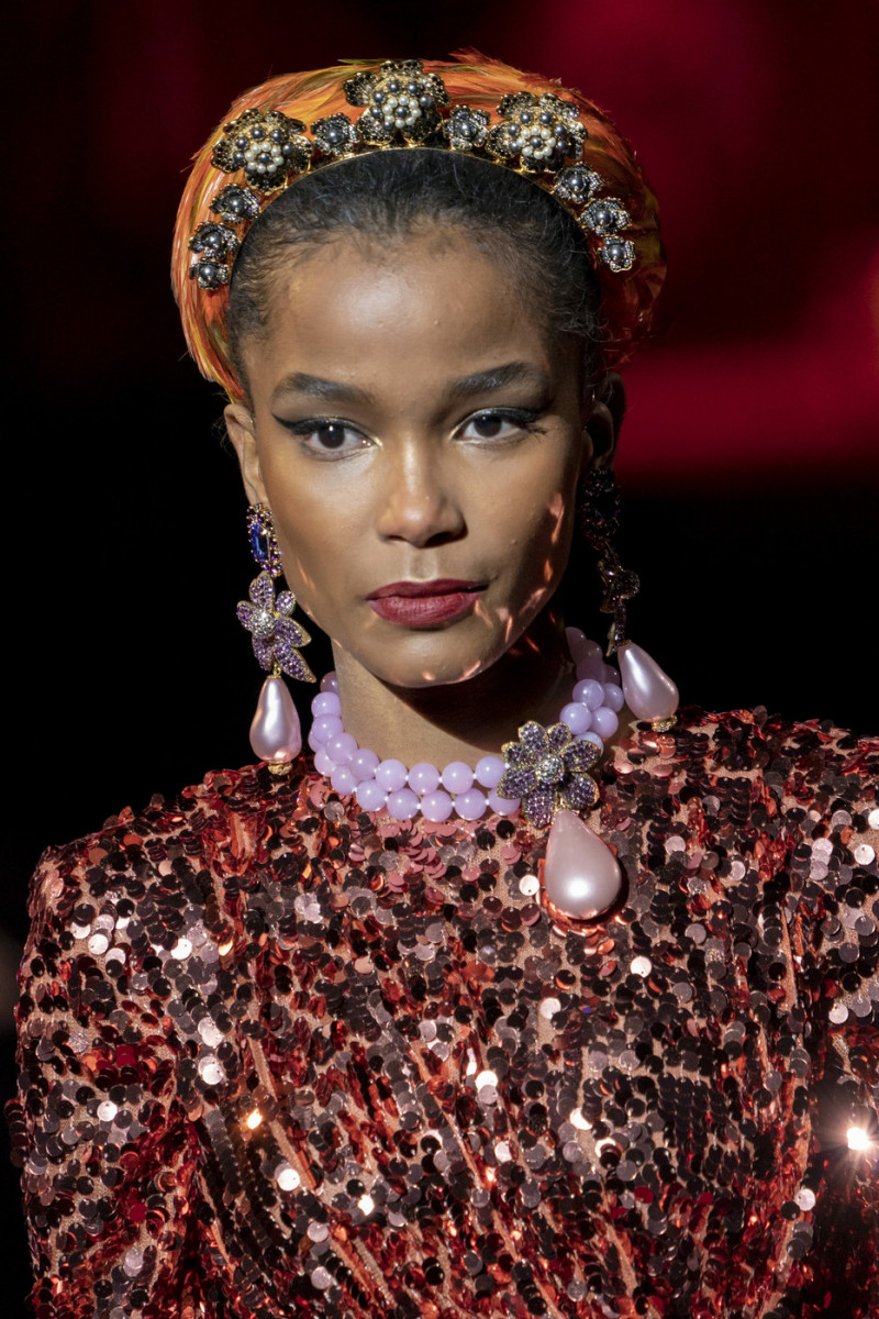 Dolce+Gabbana+Fall+2019+Details+eC70k5S90oSx.jpg