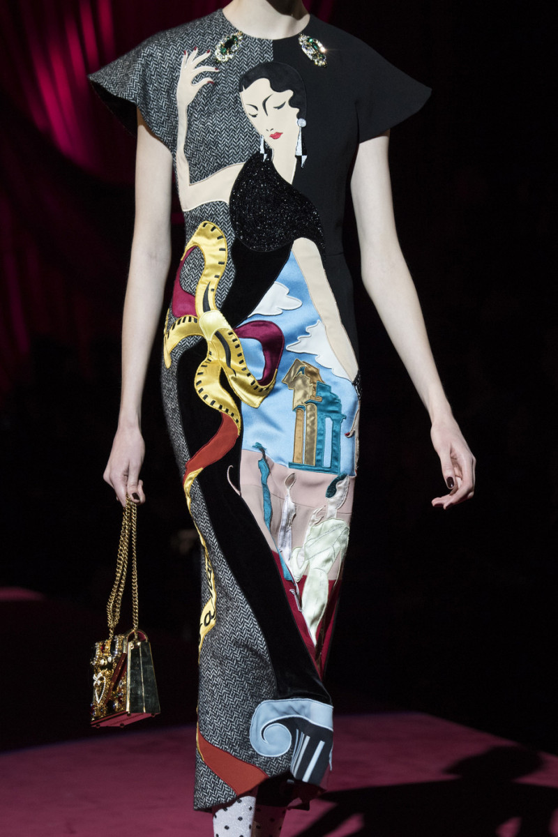 Dolce+Gabbana+Fall+2019+Details+Ff6CxMiuTaDx.jpg