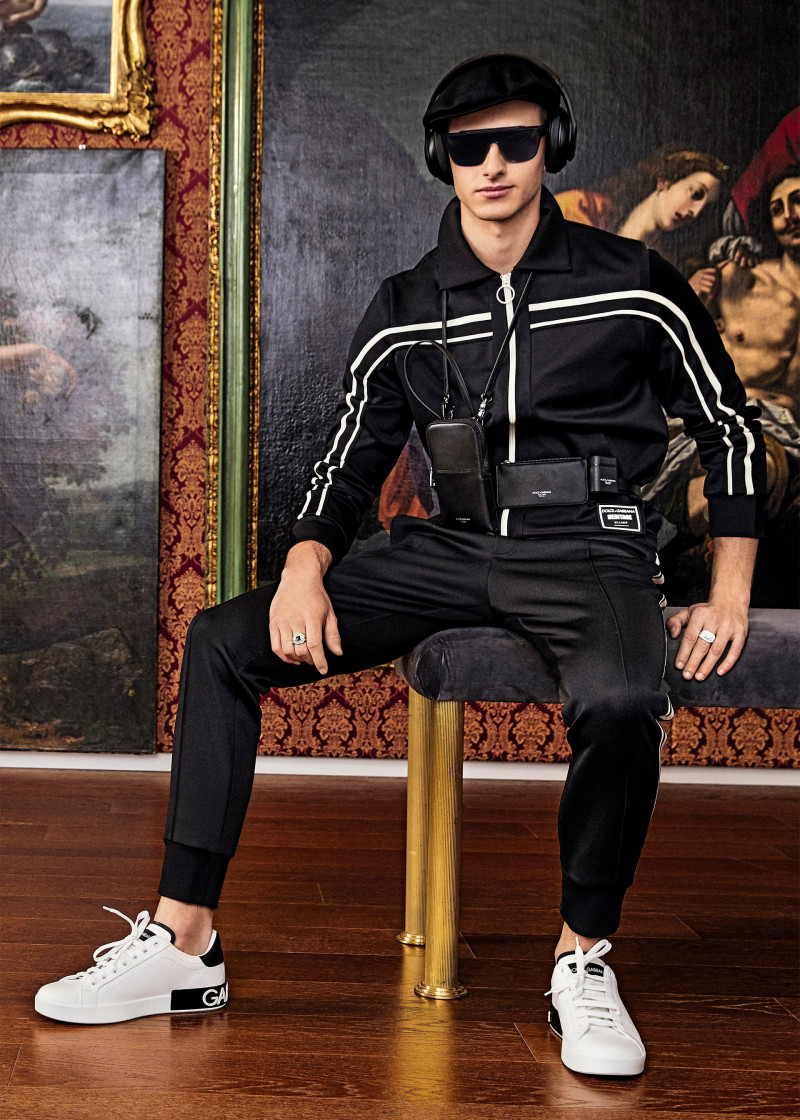 dolce-and-gabbana-summer-2020-man-collection-238.jpg