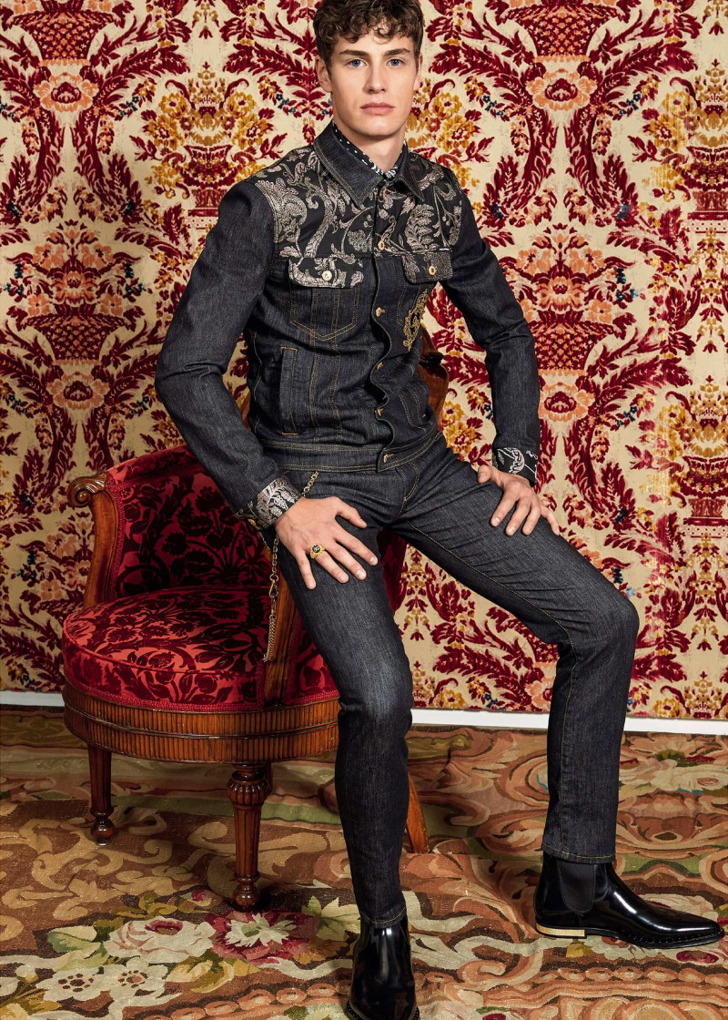 dolce-and-gabbana-summer-2020-man-collection-215.jpg