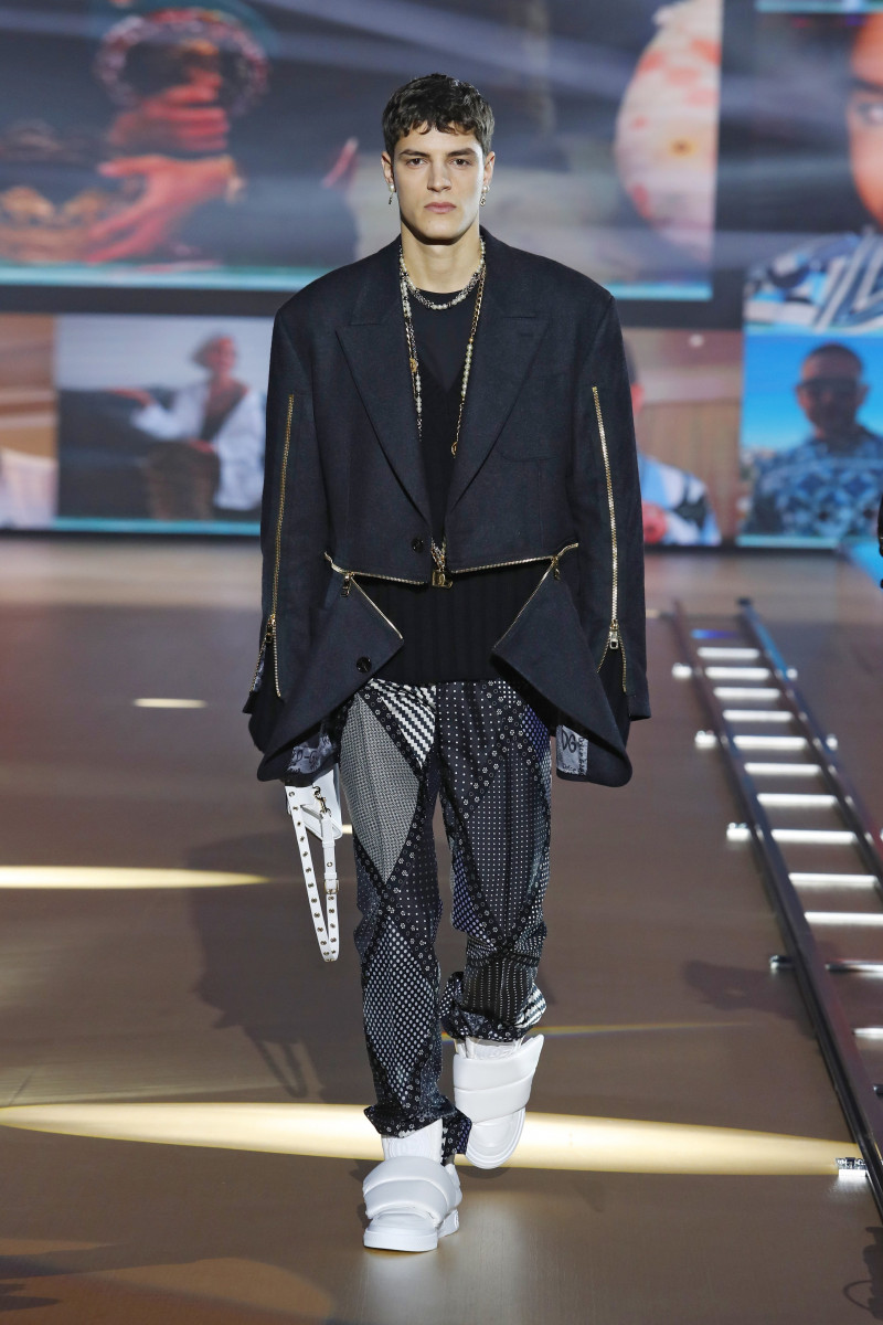 00021-Dolce-Gabbana-Mens-Fall-21.jpg