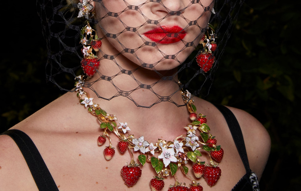 dolce-and-gabbana-firenze-2020-alta-gioielleria-woman-13.jpg