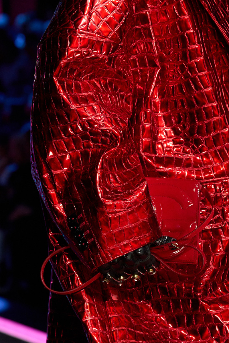 00072-dolce-and-gabbana-fall-2022-ready-to-wear-milan-details-credit-gorunway.jpg