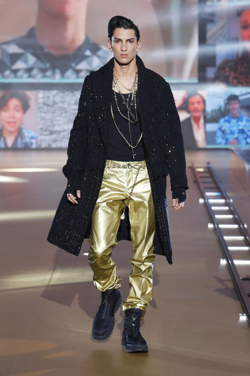 00060-Dolce-Gabbana-Mens-Fall-21.jpg