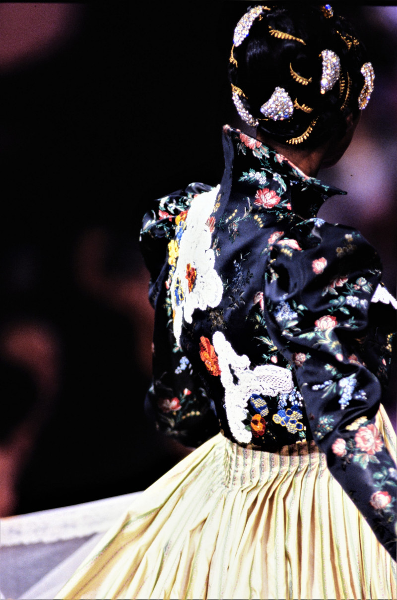 048-christian-lacroix-spring-1994-couture-CN10056724.jpg