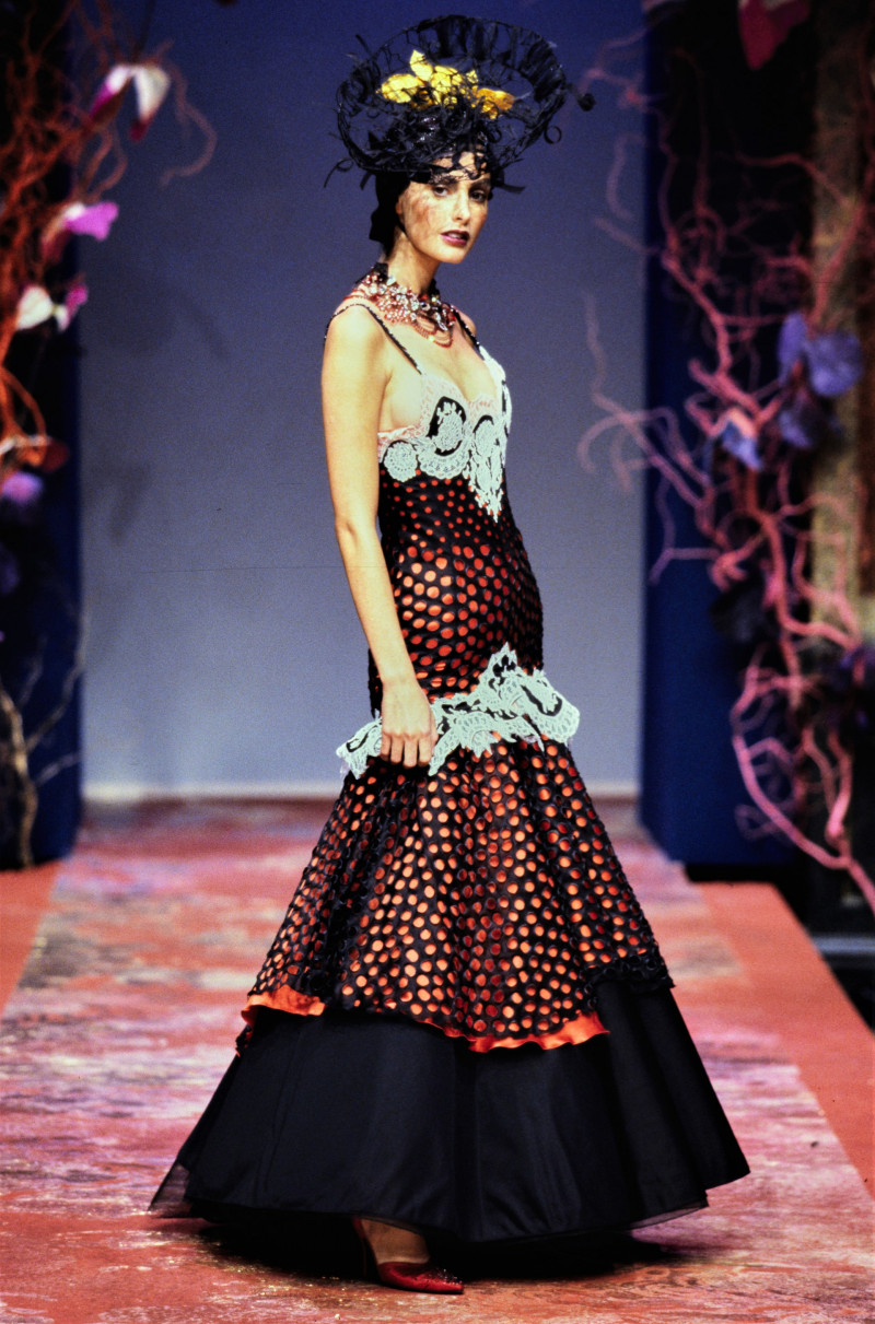 031-christian-lacroix-spring-1999-couture-detail-CN10056962-elsa-benitez.jpg