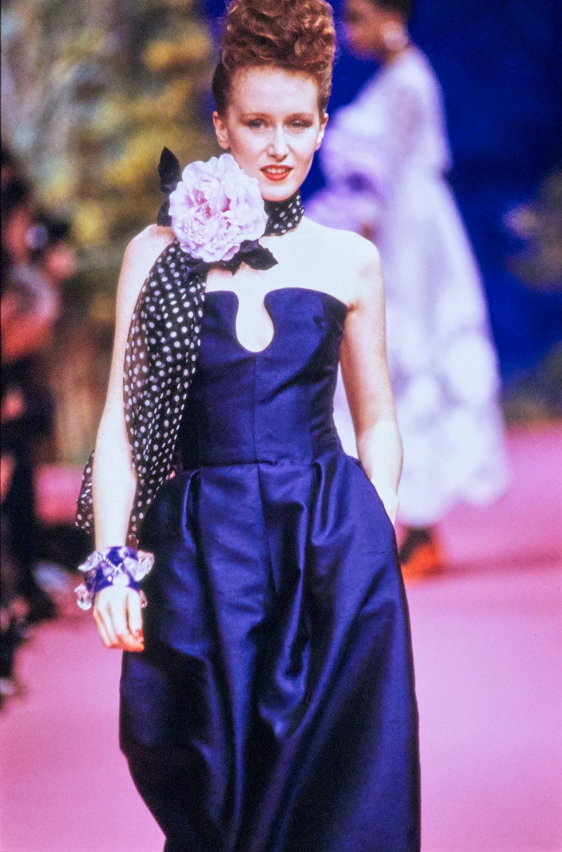 042-christian-lacroix-spring-1988-couture-details-CN10053763.jpg