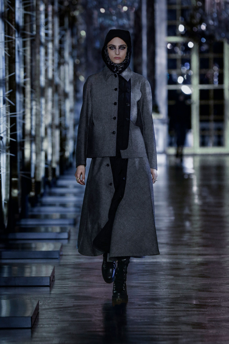 00024-Christian-Dior-Fall-21.jpg