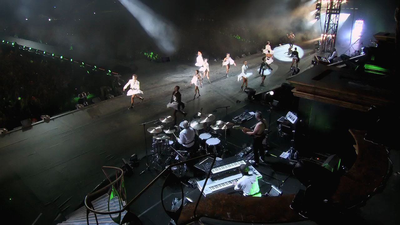 Mylene Farmer - Stade de France (BD Rip 720p).mkv_20220722_172835.429.png