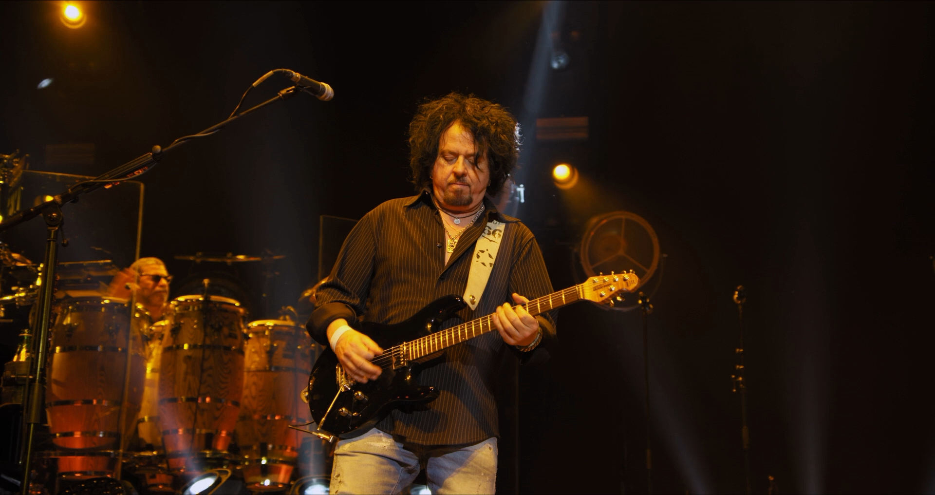 Toto - 40 Tours Around the Sun.BDRip1080p.mkv_20220928_214333.308.png