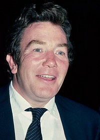 Альберт Финни