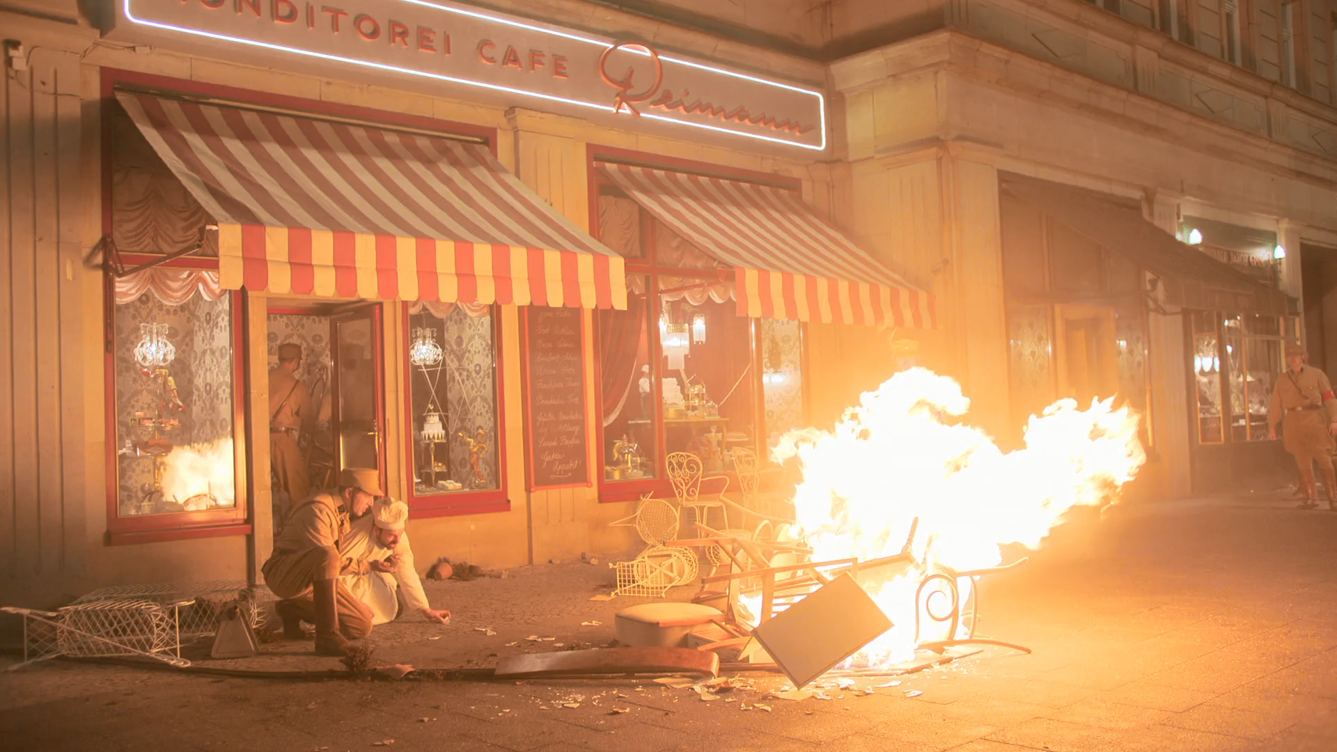 Babylon.Berlin.S04E01.Episode.1.1080p.HMAX.WEB-DL.H.264.mkv_snapshot_26.44.000.png
