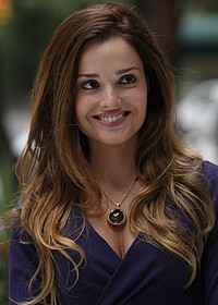 Глория Вотсис