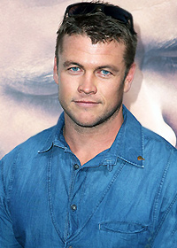 Люк Хемсворт