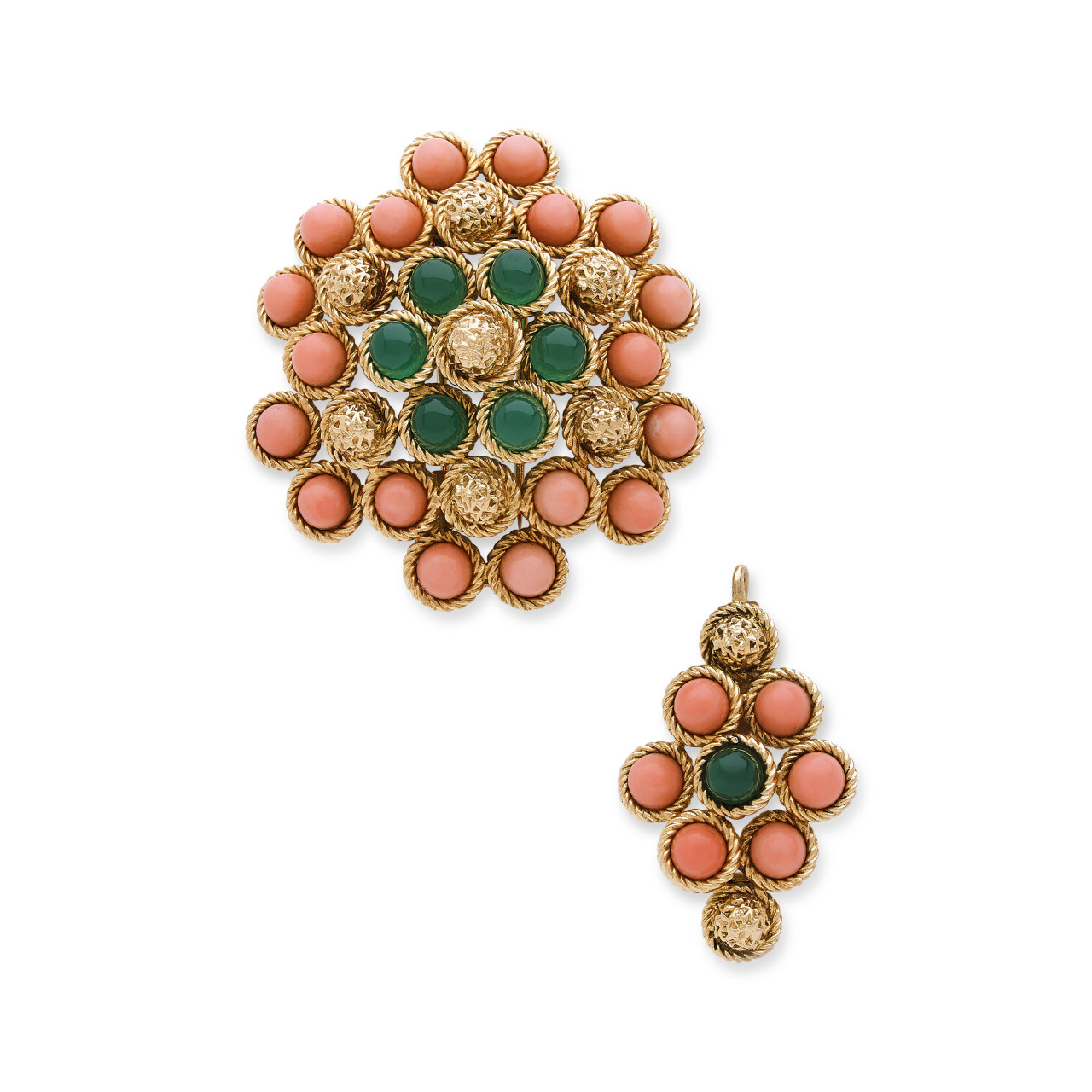 2022_PAR_21080_0006_001(van_cleef_amp_arpels_broche_transformable_corail_et_chrysoprase120630)(1).jpg