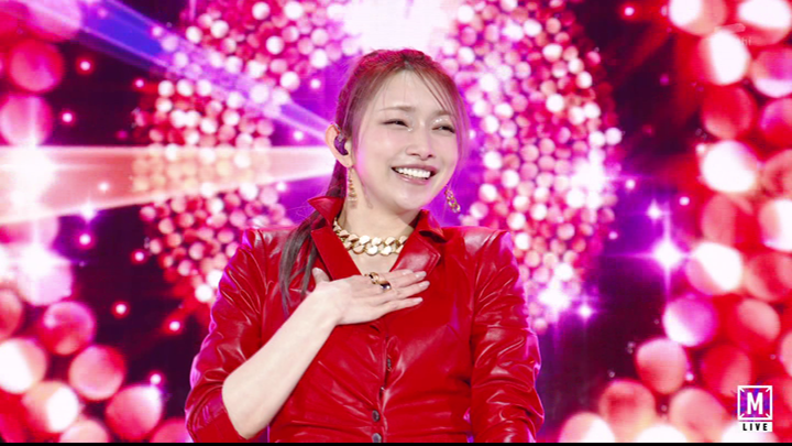 Maki_Goto_-_Zurui_Onna_(Music_Station_Ultra_Super_Live_2022.12.23)_(JPOP.ru).png