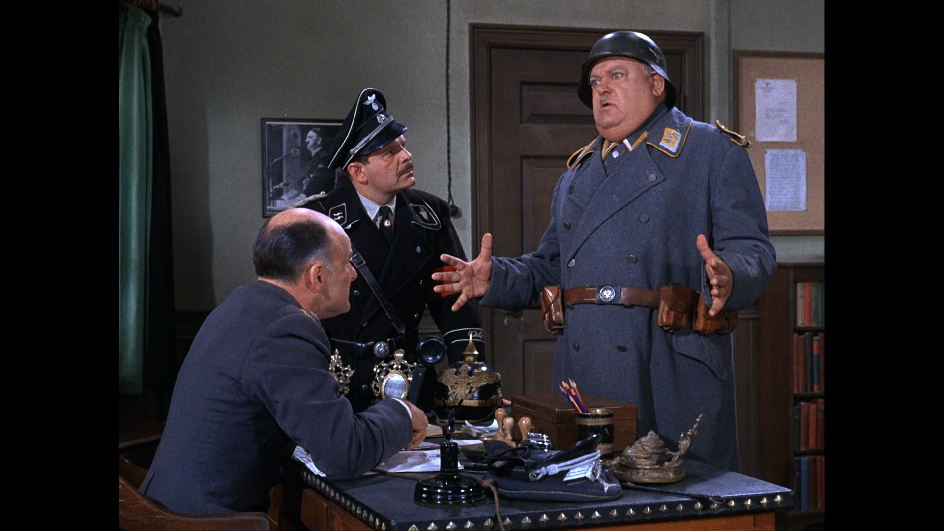 Hogans.Heroes.S03E20.Sticky.Wicket.Newkirk.1080p.BluRay.Remux.Rus.Eng-@EniaHD_0001.png