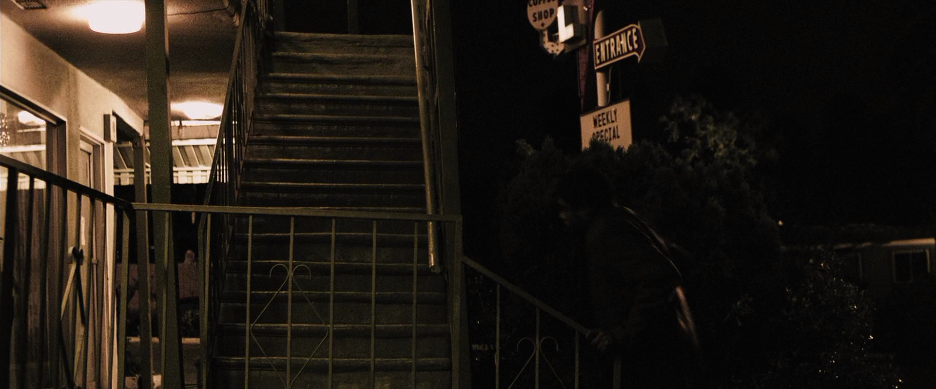 Powder.Blue.2009.BluRay.1080p.DTS x264-HiDt.mkv_20230114_181353.555.png