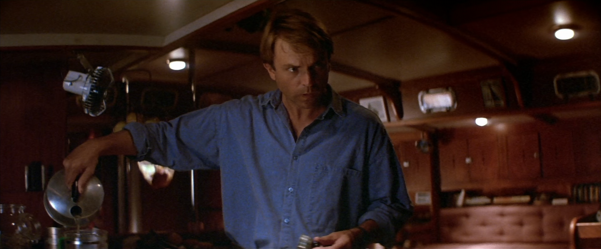 Мёртвый штиль (Dead Calm) 1989.mkv_snapshot_00.06.50.410.png
