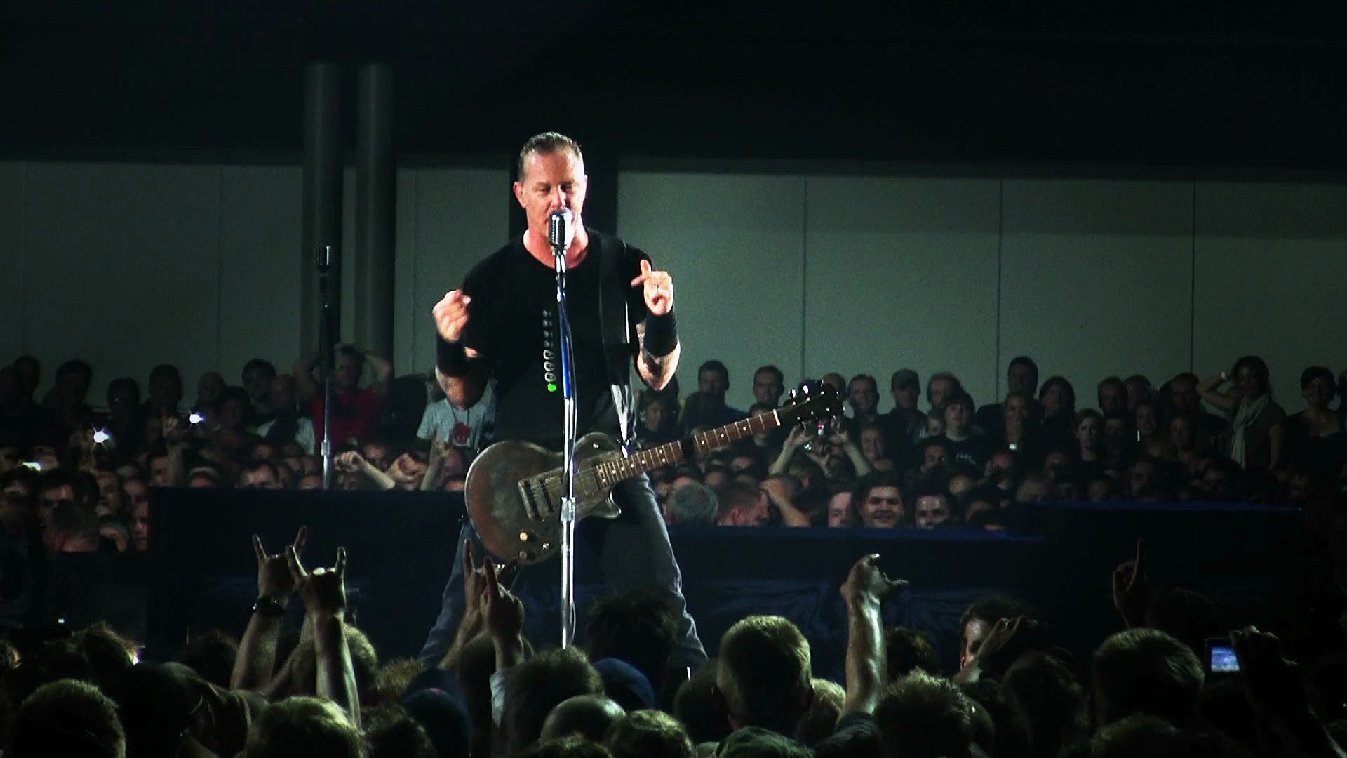 Metallica - Fan Can Six Copenhagen_Rip1080_HDR.mkv_20230313_194752.149.png