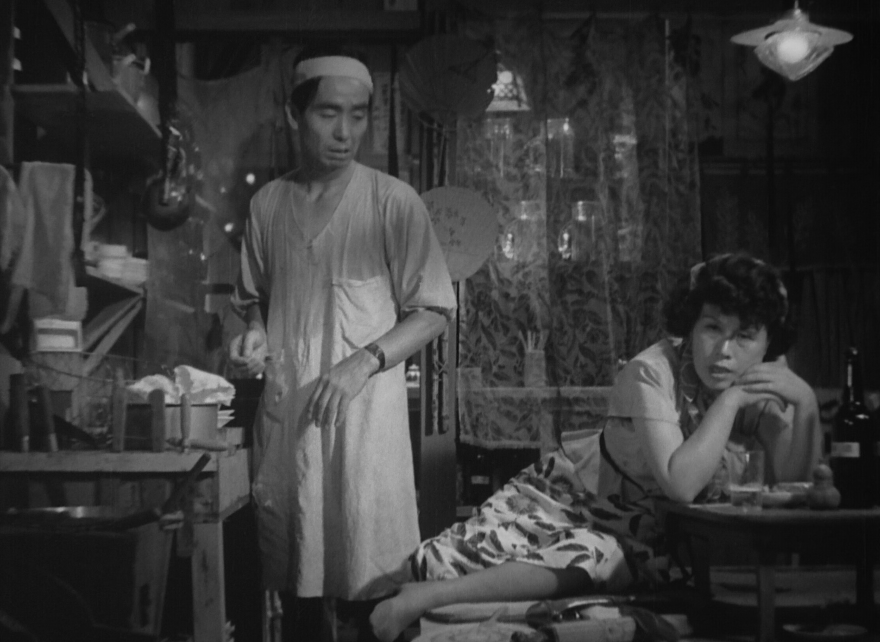 Бездомный пёс (Nora inu) 1949.mkv_snapshot_00.15.50.950.png