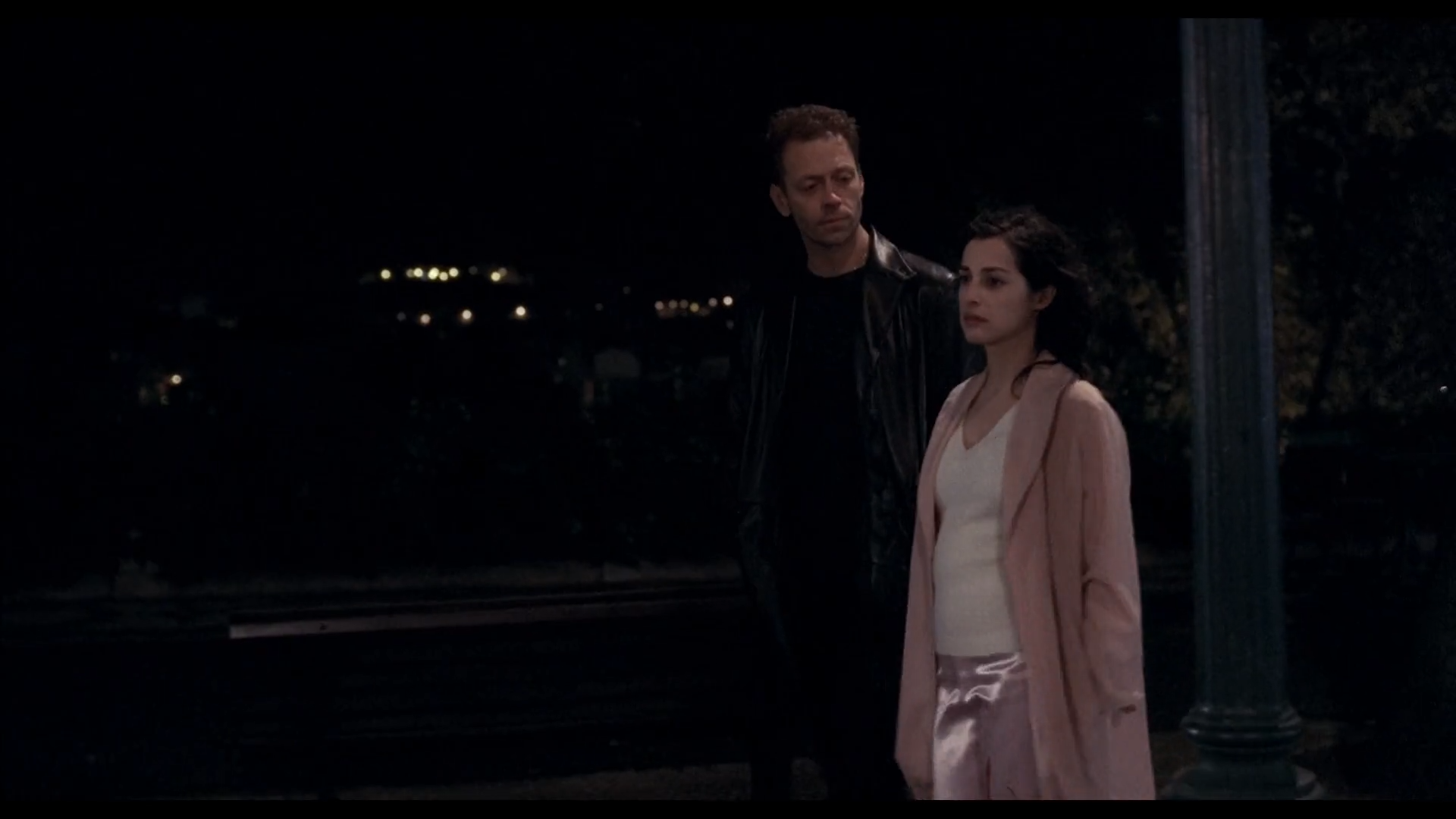 Anatomie de l'enfer (2004).1080p.WEBrip.x264.AC3.mkv_snapshot_00.06.50.986.png
