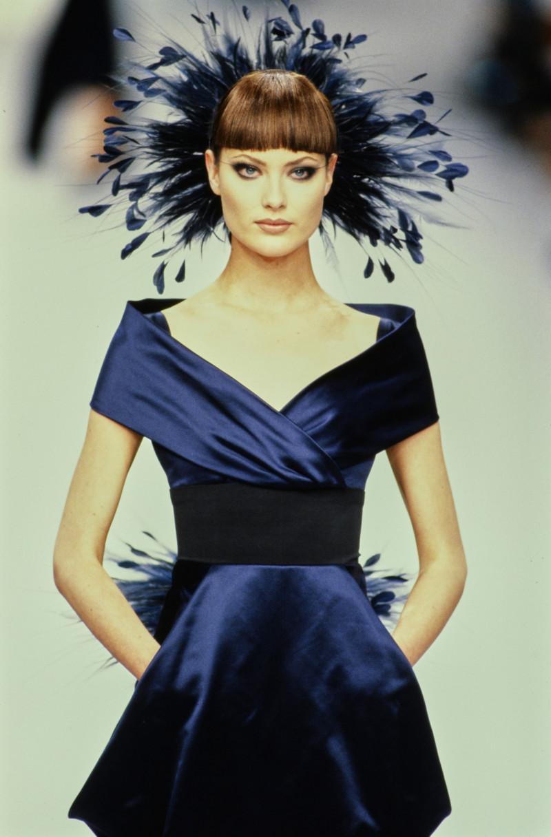 065-chanel-fall-1995-couture-detail-CN10059951-shalom-harlow.jpg