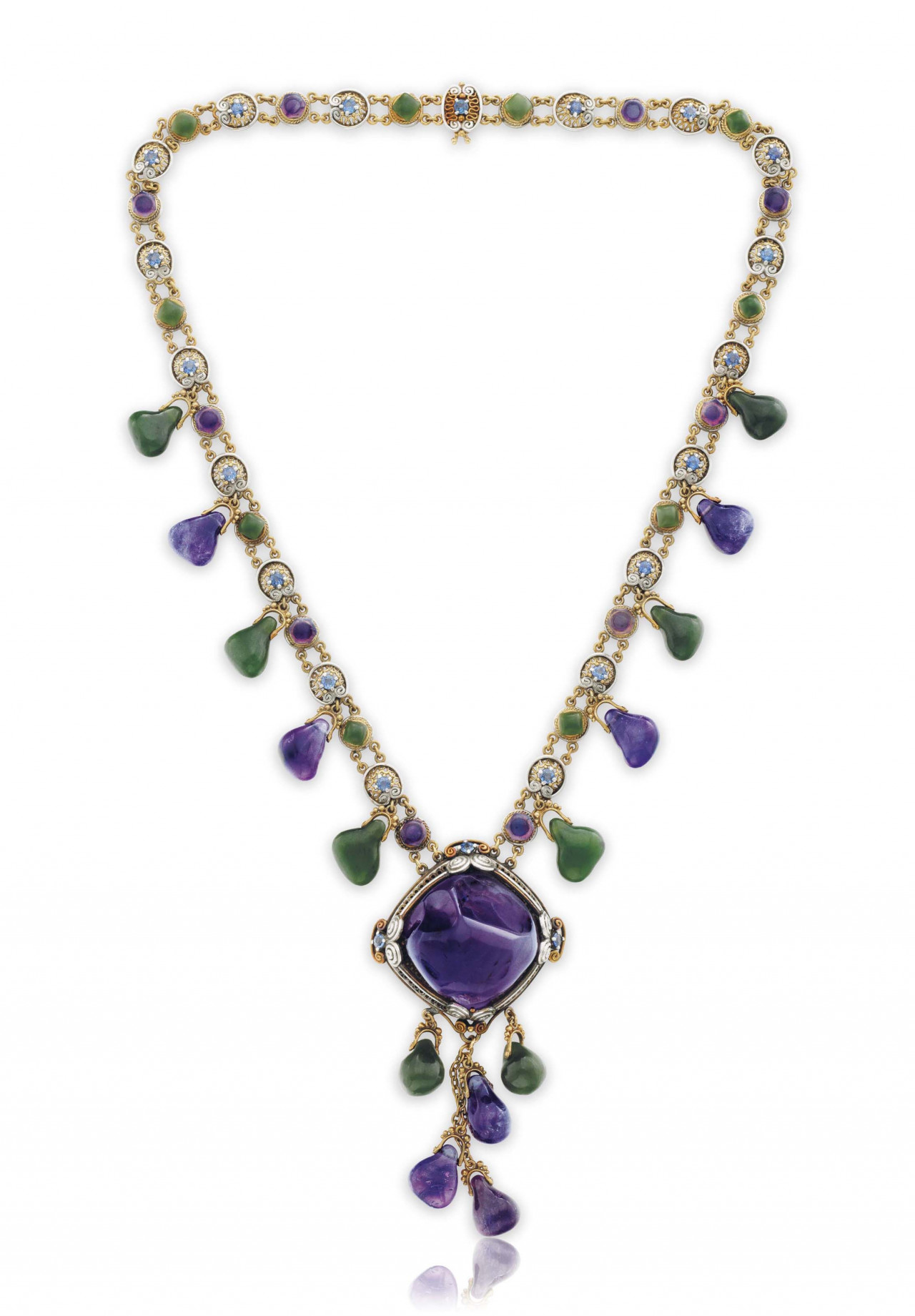 2017_NYR_14760_0155_000(a_nephrite_amethyst_and_sapphire_necklace_by_louis_comfort_tiffany_tif093240).jpg