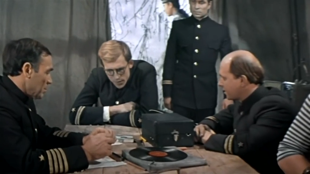 Allegro.s.ognem.1979.WEBRip-AVC.ExKinoRay.mkv_snapshot_00.17.56.082.png