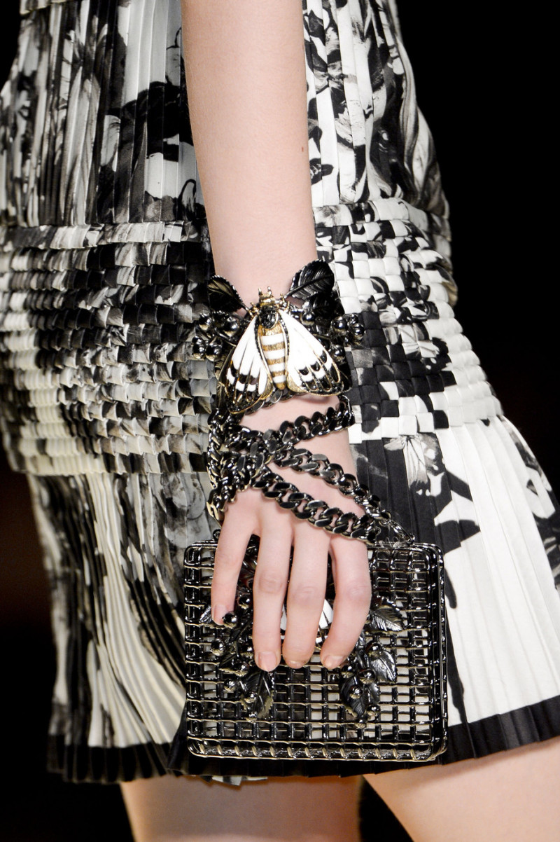 Roberto+Cavalli+Fall+2013+Details+JbrpBjyETHQx.jpg