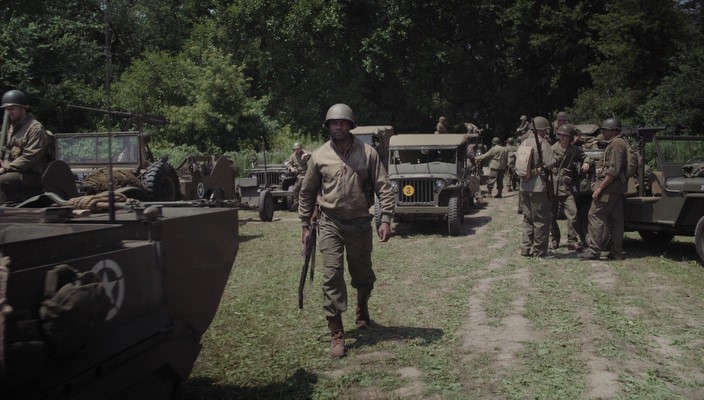 Враг моего врага 2025. В тылу врага 2025. come out fighting отряд us army.