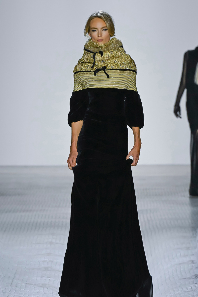 00033-celia-kritharioti-fall-2023-couture-credit-brand.jpg