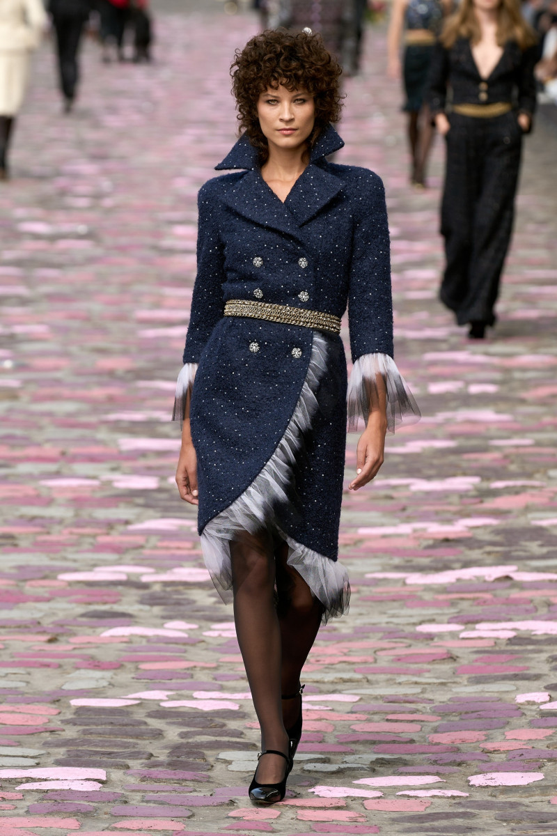 00011-chanel-fall-2023-couture-credit-gorunway.jpg