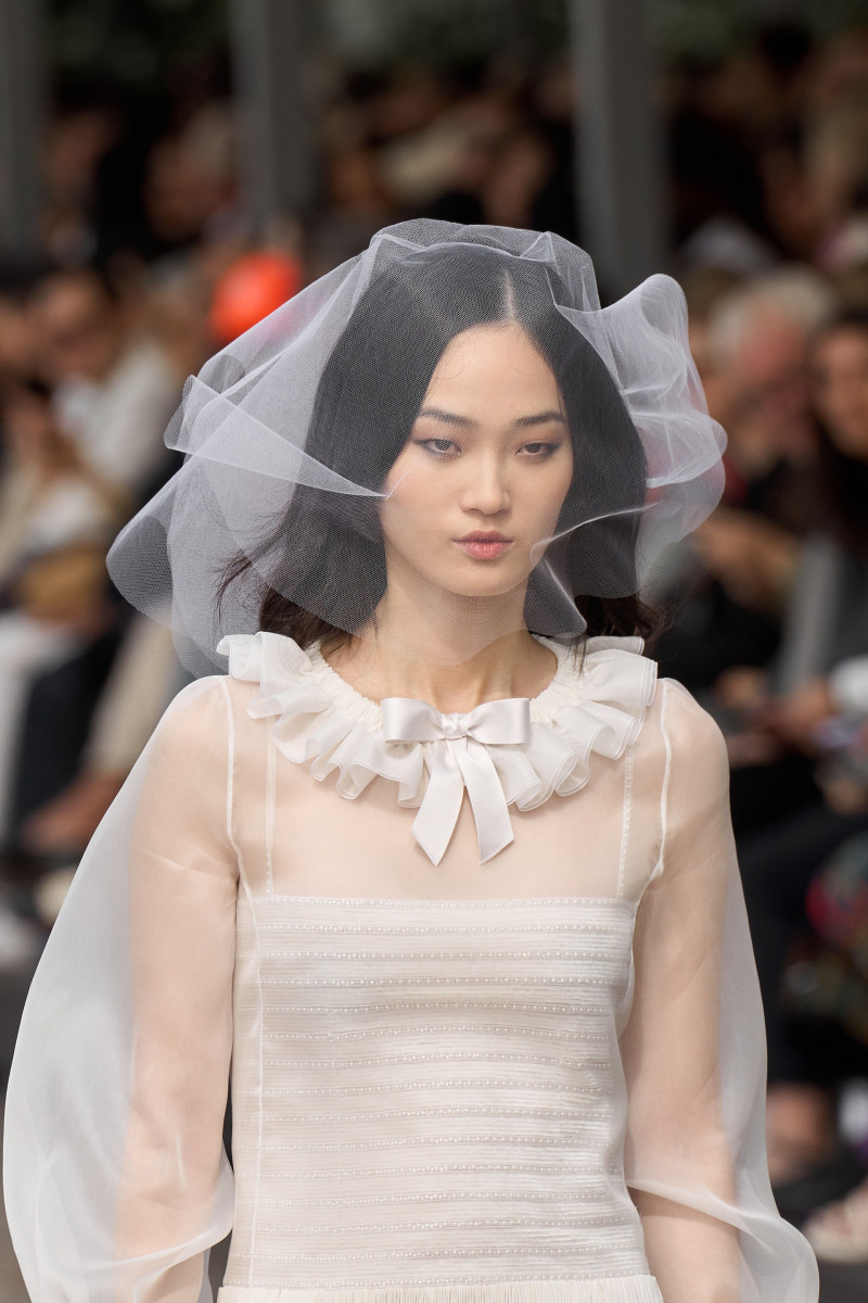 00092-chanel-fall-2023-couture-detail-credit-gorunway.jpg