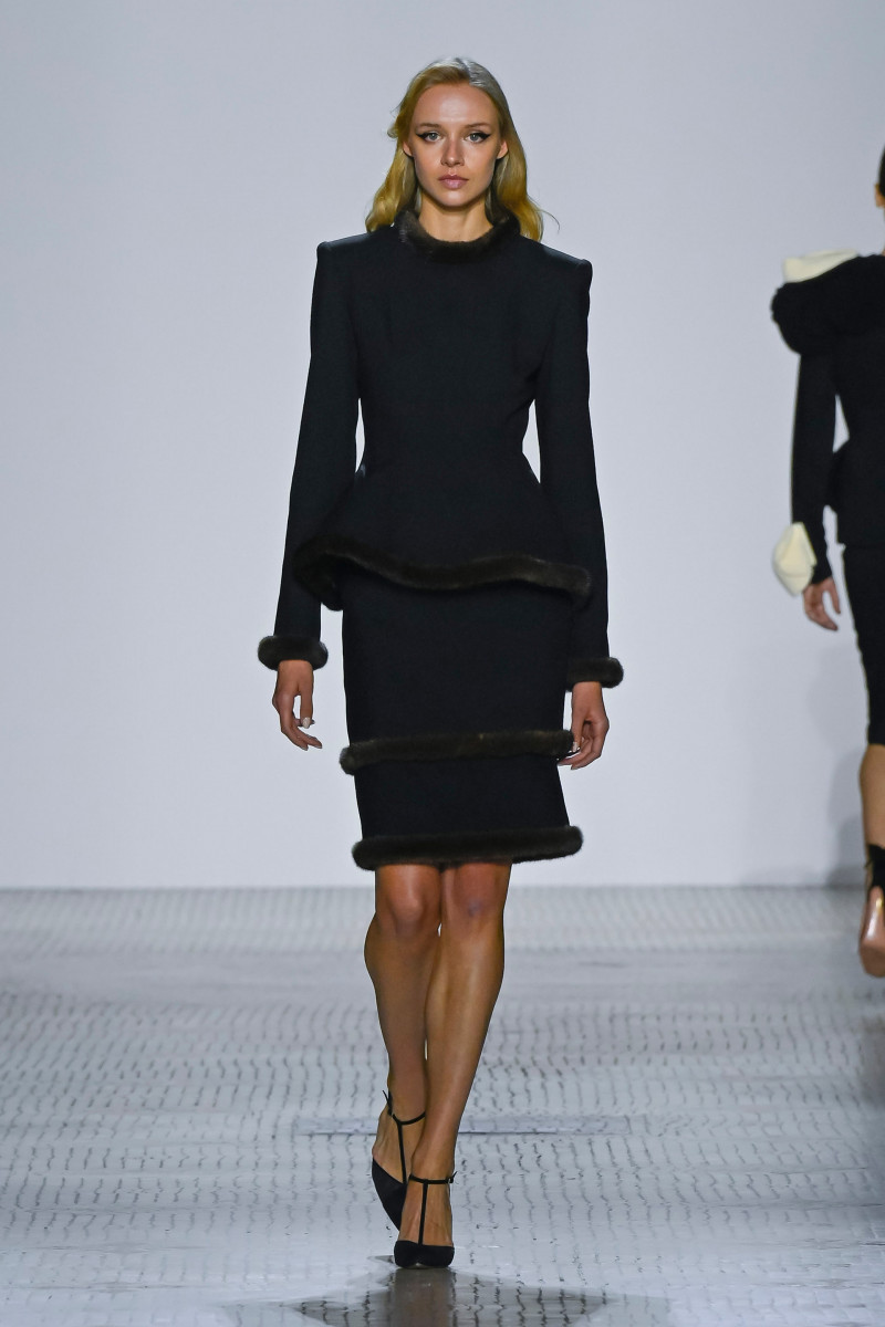 00004-celia-kritharioti-fall-2023-couture-credit-brand.jpg