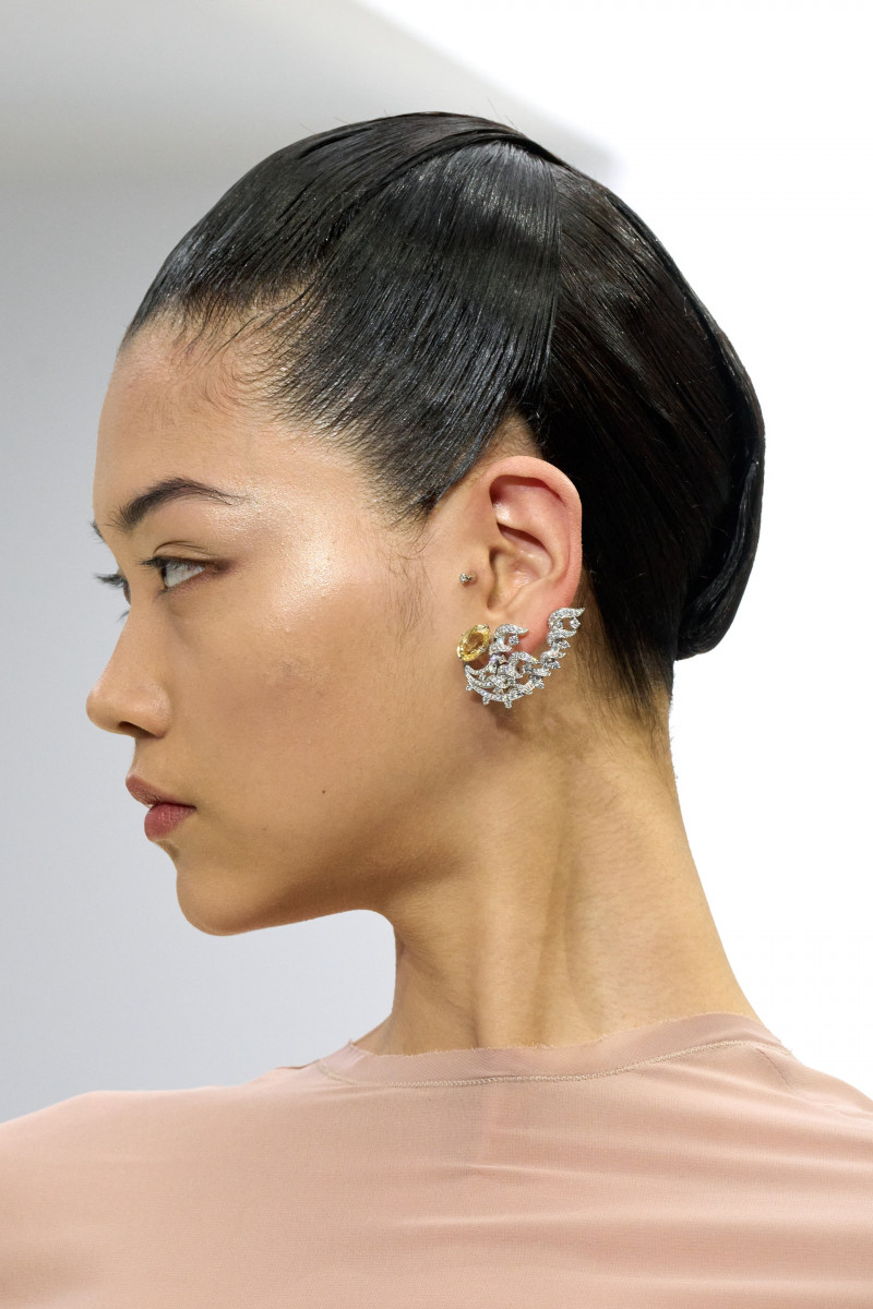 00064-fendi-fall-2023-couture-details-credit-gorunway.jpg