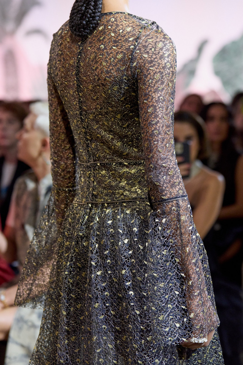 00066-christian-dior-fall-2023-couture-details-credit-gorunway.jpg