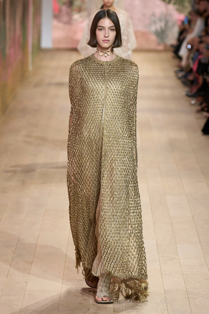 00060-dior-fall-2023-couture-credit-gorunway.jpg