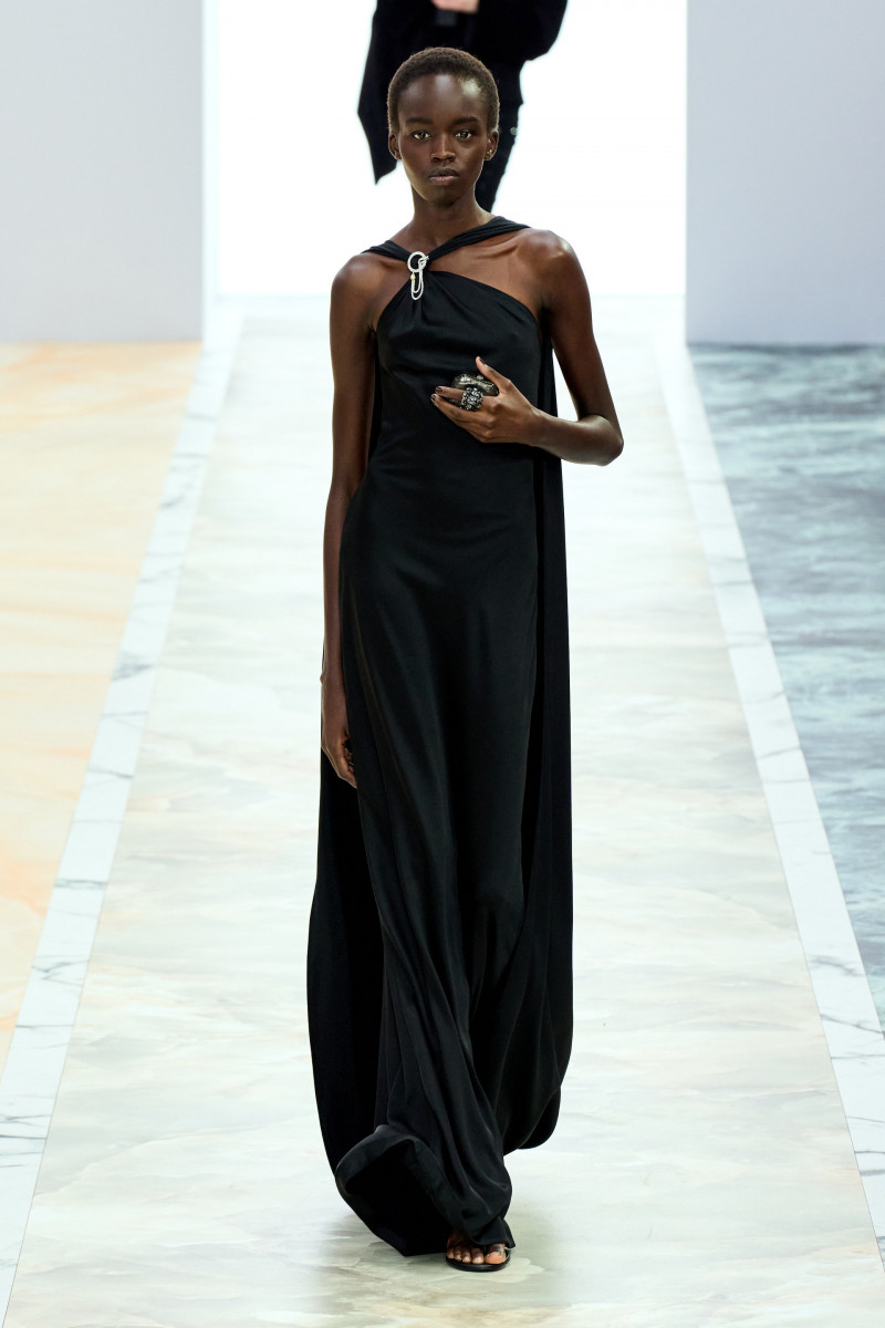 00020-fendi-fall-2023-couture-credit-gorunway.jpg